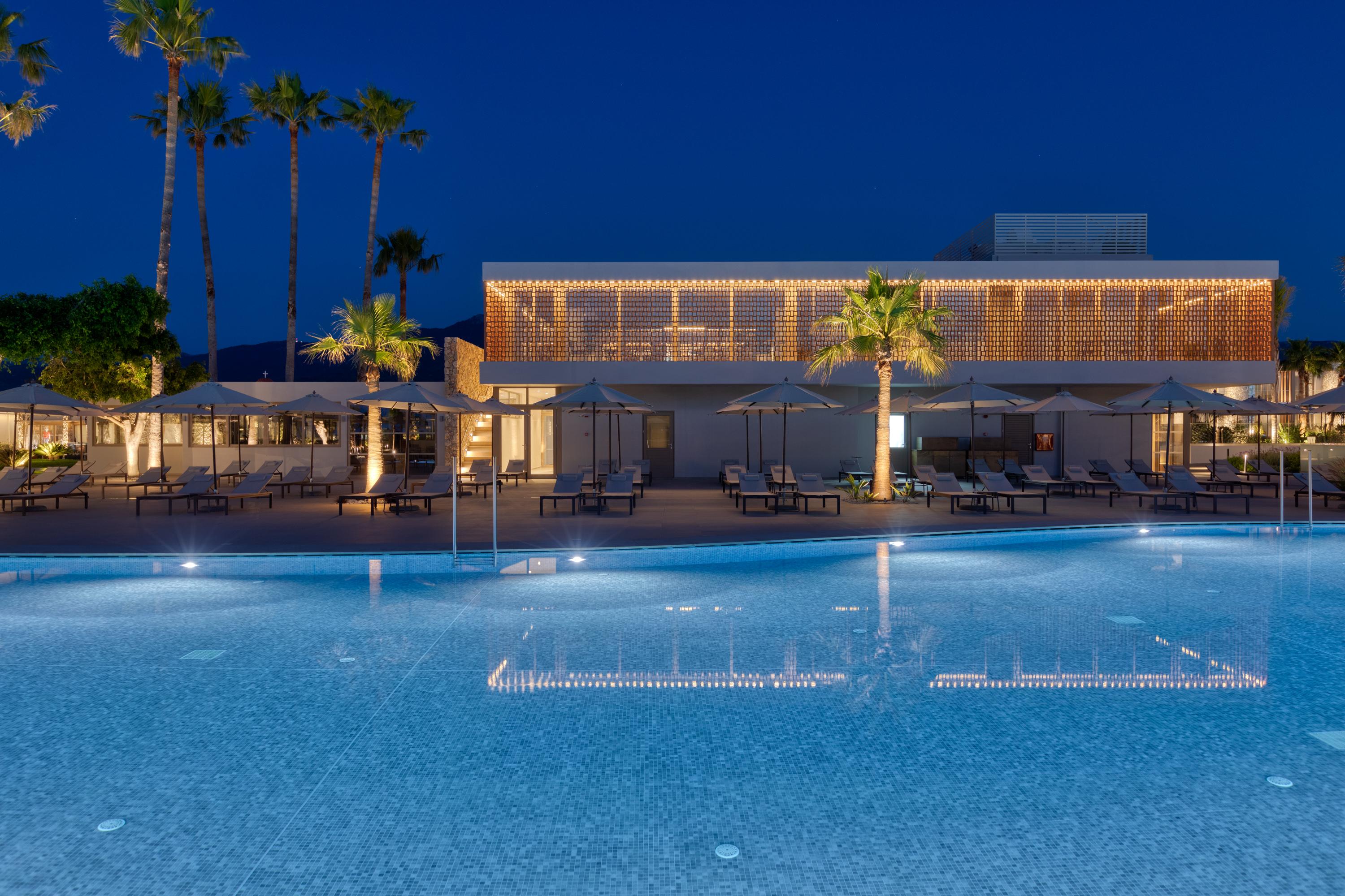 Utopia Blu Hotel Тигаки Экстерьер фото