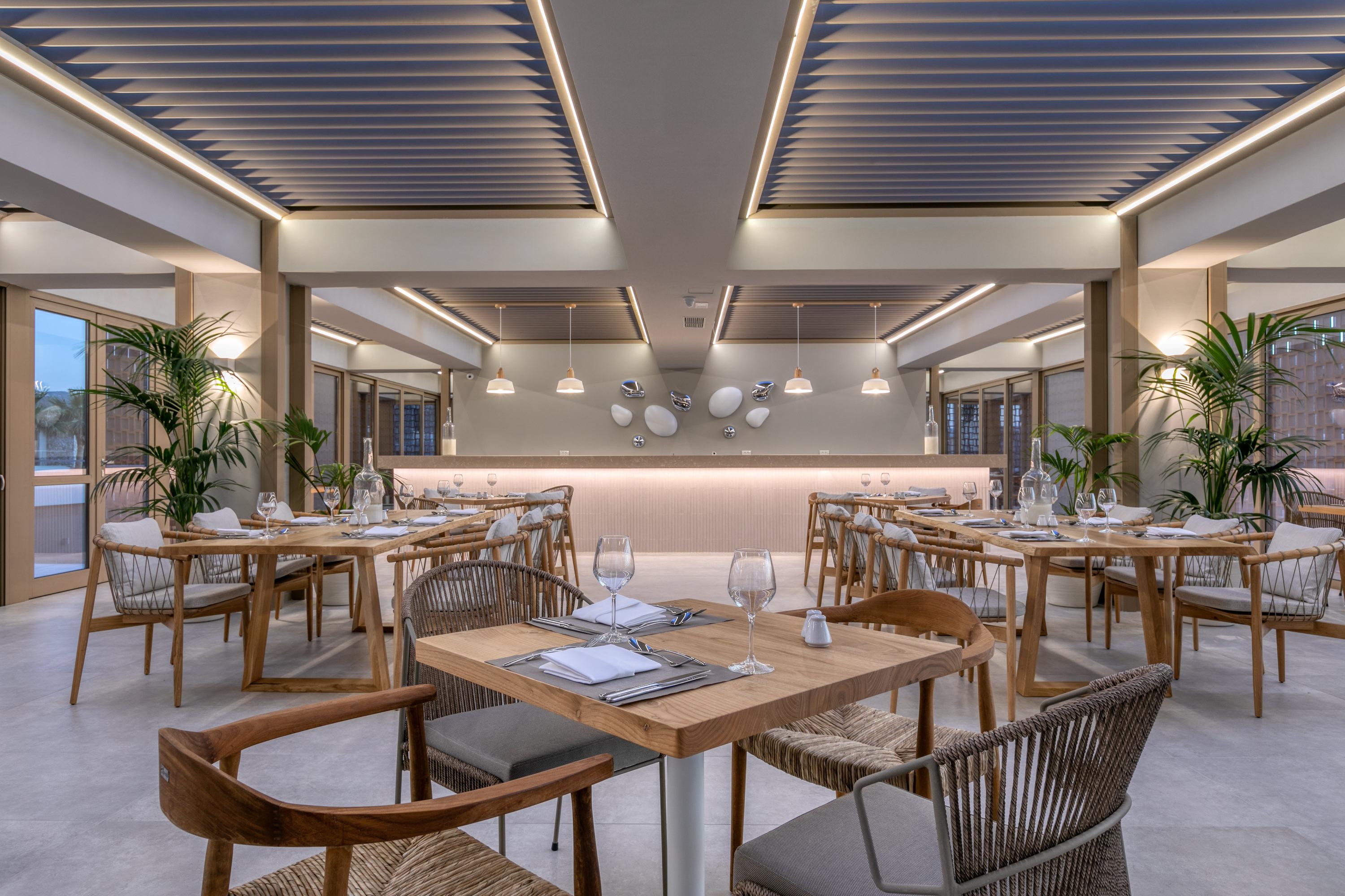 Utopia Blu Hotel Тигаки Экстерьер фото