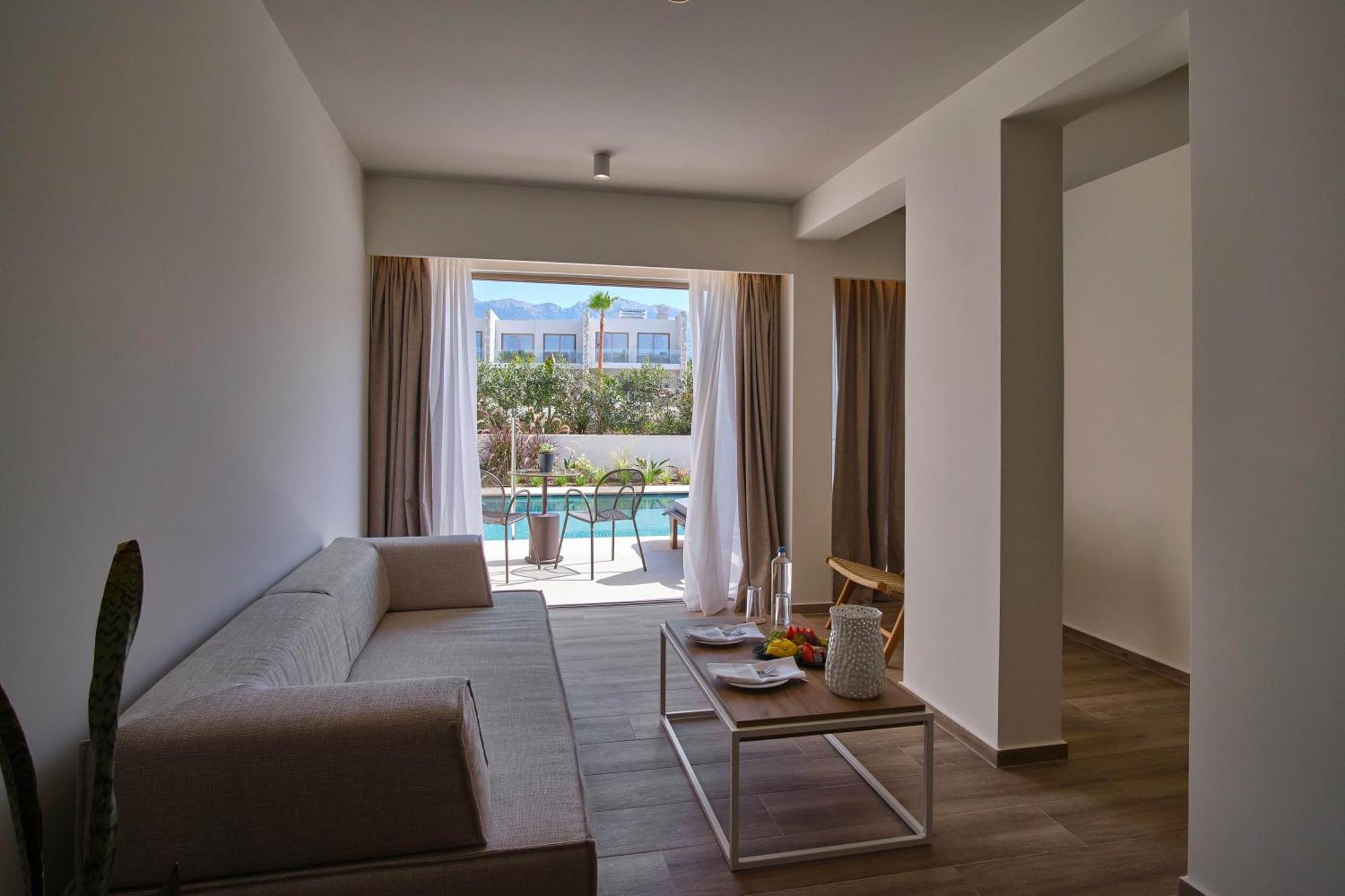 Utopia Blu Hotel Тигаки Экстерьер фото