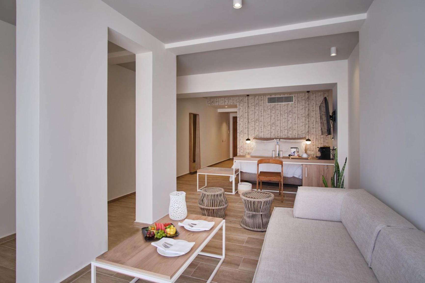 Utopia Blu Hotel Тигаки Экстерьер фото