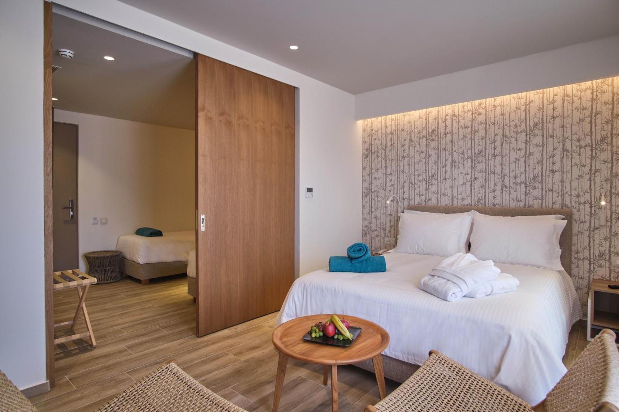 Utopia Blu Hotel Тигаки Экстерьер фото