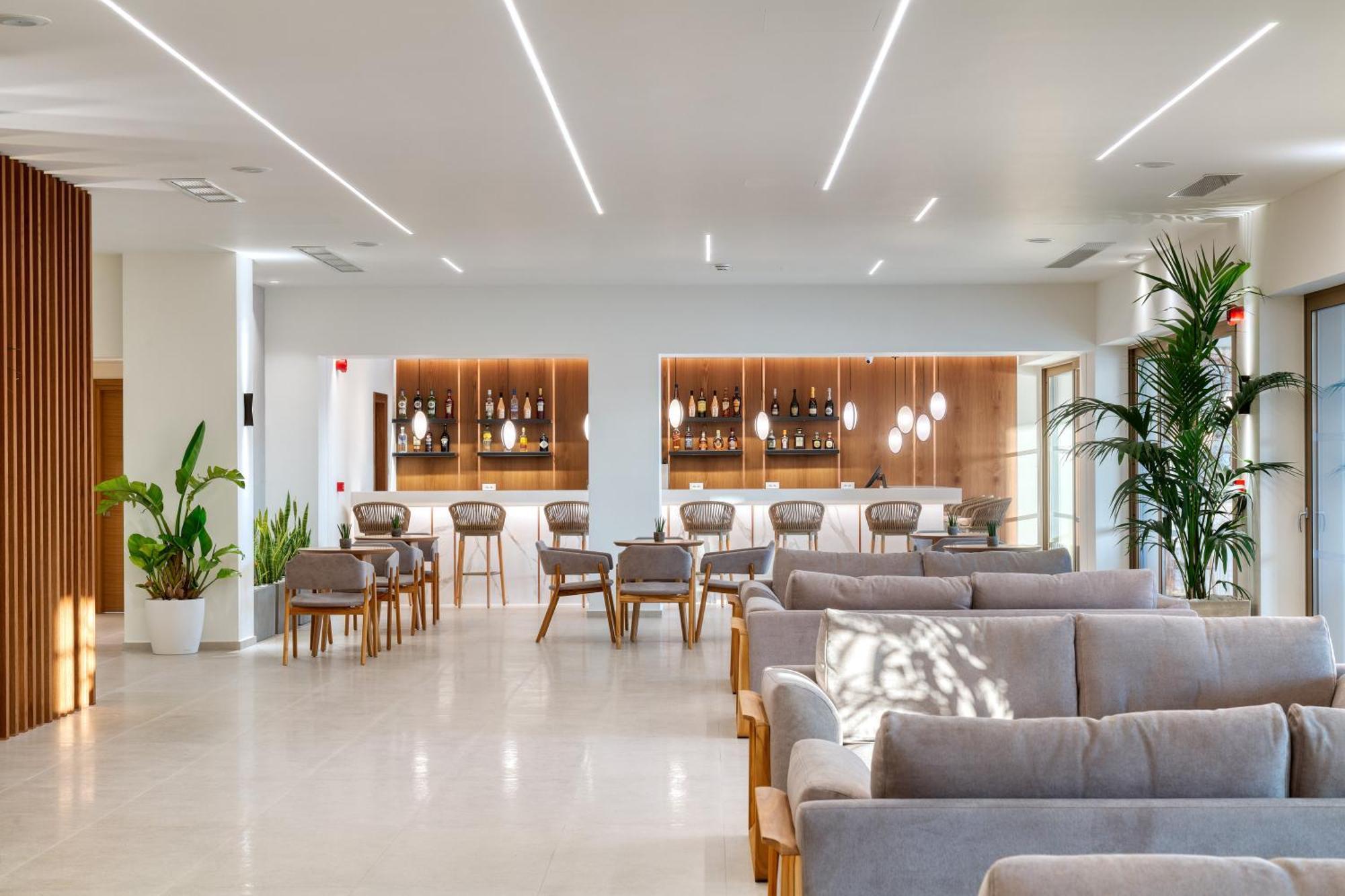 Utopia Blu Hotel Тигаки Экстерьер фото